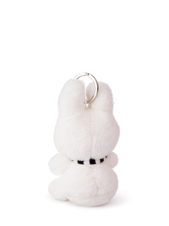 24205005-Miffy-Winter-with-